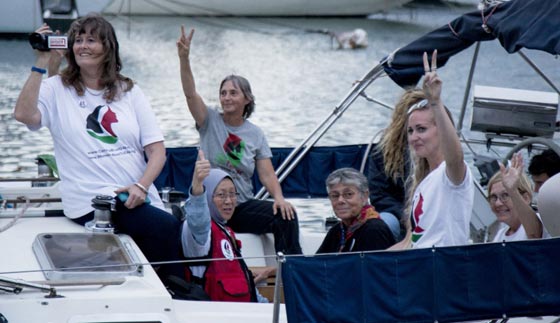  البحرية الإسرائيلية تمنع سفينة كسر الحصار (زيتونة) من الوصول لغزة صورة رقم 8