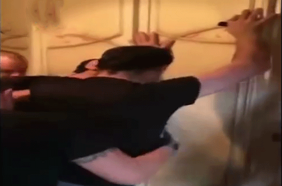 استسلام زعيم مافيا اختبأ خلف خزانة مدة خمس سنوات.. فيديو صورة رقم 10