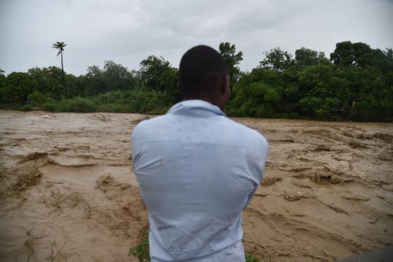 بعد ان حصد ارواح المئات.. الاعصار ماثيو يوشك على اجتياح فلوريدا صورة رقم 23