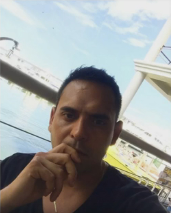 فيديو صادم.. طبيب يرقص فرحا وهو يشق بطن مريض في غرفة العمليات صورة رقم 2