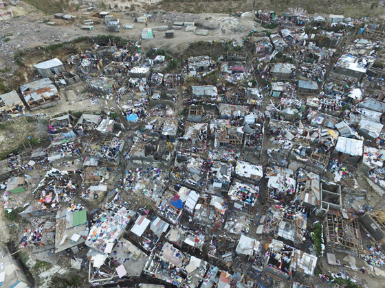 ارتفاع حصيلة ضحايا اعصار ماثيو الى 850 واجلاء الالاف من فلوريدا صورة رقم 5