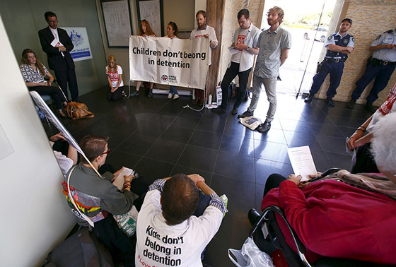 الامم المتحدة مستاءة من اغتصاب اطفال اللاجئين في ناورو الاسترالية صورة رقم 3