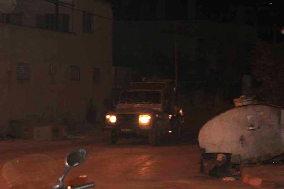 مئات المستوطنين يقتحمون مقام يوسف بنابلس تحت حماية الجيش  صورة رقم 1