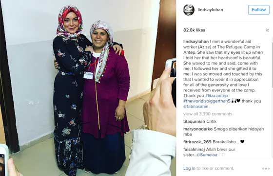 ليندسي لوهان بالحجاب في عنتاب.. زيارة الى معسكر اللاجئين! صور صورة رقم 1