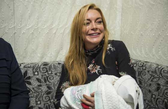 ليندسي لوهان بالحجاب في عنتاب.. زيارة الى معسكر اللاجئين! صور صورة رقم 6