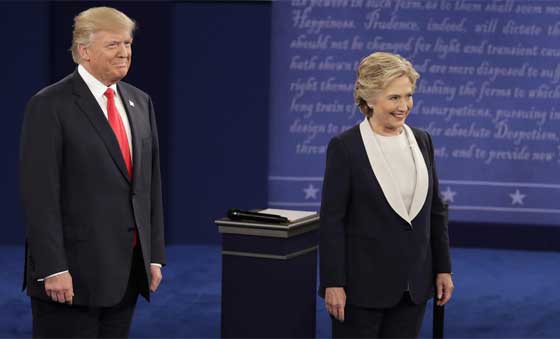  حركات ترامب الجسدية تثير الدهشة ومغردون يصفونها بفيلم الرعب! صورة رقم 7