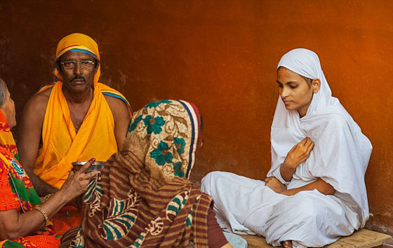 وفاة طفلة هندية اجبرها والداها على الصوم 64 يوما صورة رقم 3 وفاة طفلة هندية اجبرها والداها على الصوم 64 يوما صورة رقم 3