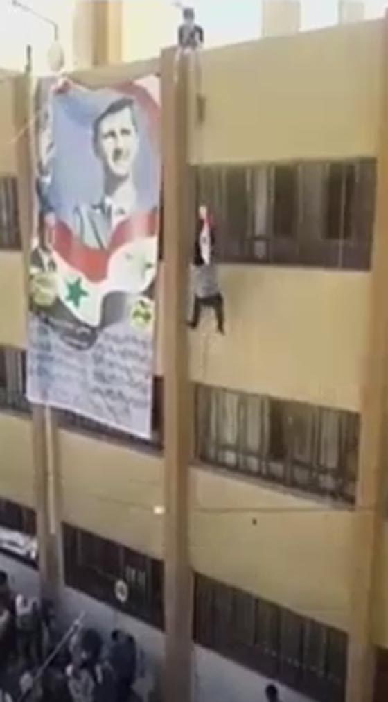 فيديو قاتل: استعراض مميت لأحد أنصار الأسد لم يكتمل كما كان مخططا له صورة رقم 1