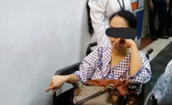   اعتقال مسافرة على طائرة قطرية اثر العثور على جثة طفل في المرحاض صورة رقم 1