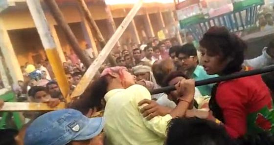 فيديو مروع: سلخ رأس فتاة علق شعرها في عجلة دوارة بسبب سيلفي! صورة رقم 1