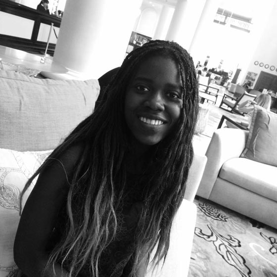   مقهى استرالي يرفض عنصرية زبون ضد موظفة سوداء ويقوم بترقيتها! صورة رقم 14