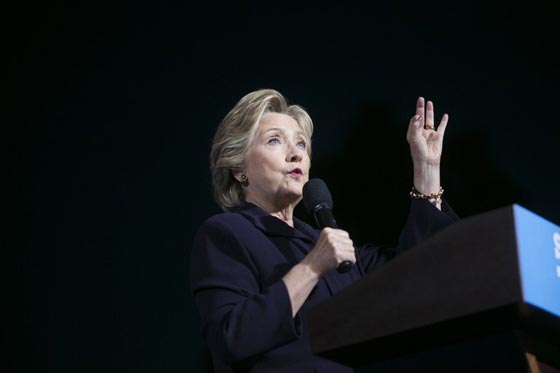  فيديو جارح:  أعنف إعلان انتخابي يطلقه  ترامب ضد كلينتون صورة رقم 2