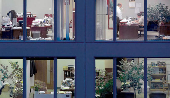 رحلة في الجحيم الى طوكيو المرعبة: صور وجوه مجهولة وابنية مكدّسة صورة رقم 10 رحلة في الجحيم الى طوكيو المرعبة: صور وجوه مجهولة وابنية مكدّسة صورة رقم 10