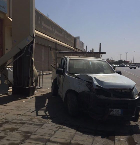 كاميرا توثق مقتل سائق سيارة كان يقود بسرعة جنونية.. فيديو صورة رقم 1