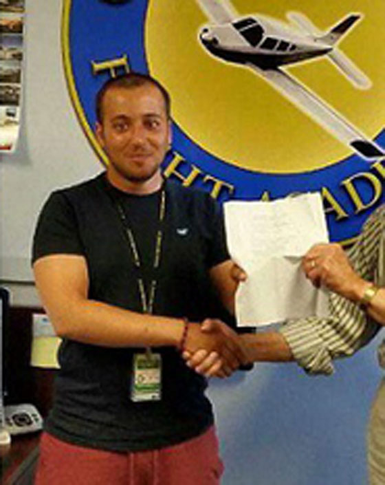 اردني يسقط طائرة تدريب عمدا فيقتل هو ينجو الطيار الامريكي! صورة رقم 3