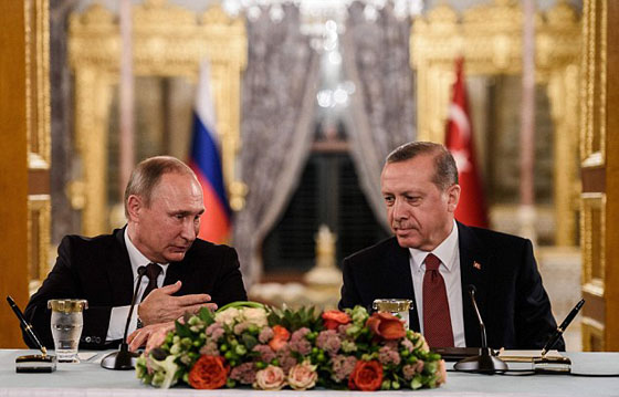 الناطق باسم بوتين يأخذ غفوة خلال مؤتمر صحفي مع اردوغان صورة رقم 5