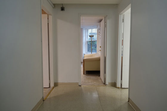 صحيفة امريكية: صدام حسين بنى سجنا اشبه بالجحيم تحت الارض في منهاتن صورة رقم 6