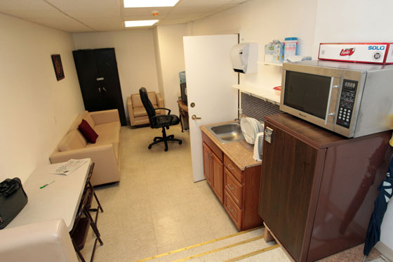 صحيفة امريكية: صدام حسين بنى سجنا اشبه بالجحيم تحت الارض في منهاتن صورة رقم 9