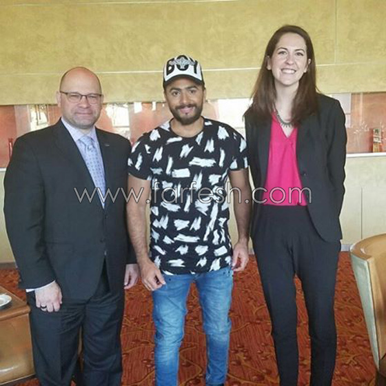  صور وفيديو تامر حسني يحيي حفلا في أمريكا ويقود سيارة غريبة   صورة رقم 4