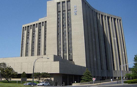 ما سر الفتاة المصرية التي نزلت في مطار نيويورك ونصف جسدها محروق؟ صورة رقم 2 ما سر الفتاة المصرية التي نزلت في مطار نيويورك ونصف جسدها محروق؟ صورة رقم 2