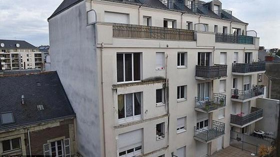 عمدة مدينة فرنسية ينفجر بالبكاء حزنا على ضحايا انهيار شرفة مبنى صورة رقم 3 عمدة مدينة فرنسية ينفجر بالبكاء حزنا على ضحايا انهيار شرفة مبنى صورة رقم 3