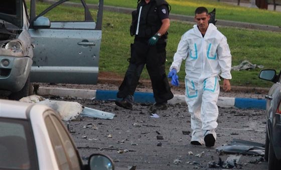 شاهد لحظة انفجار سيارة وسط تل ابيب ومقتل سائقها صورة رقم 5 شاهد لحظة انفجار سيارة وسط تل ابيب ومقتل سائقها صورة رقم 5