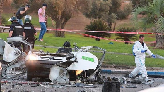 شاهد لحظة انفجار سيارة وسط تل ابيب ومقتل سائقها صورة رقم 1 شاهد لحظة انفجار سيارة وسط تل ابيب ومقتل سائقها صورة رقم 1