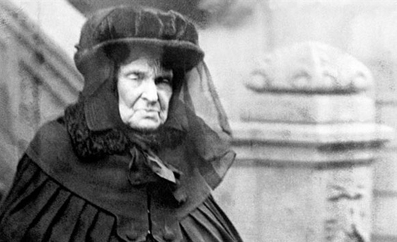 ابخل امرأة في العالم: ثروتها 4 مليار دولار وغذاؤها الوحيد فطيرة بقرشين! صورة رقم 1