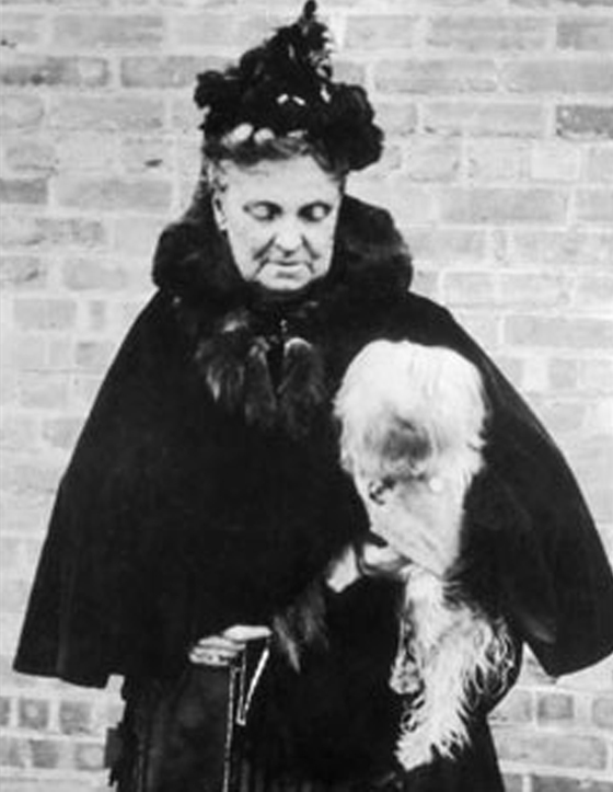 ابخل امرأة في العالم: ثروتها 4 مليار دولار وغذاؤها الوحيد فطيرة بقرشين! صورة رقم 12