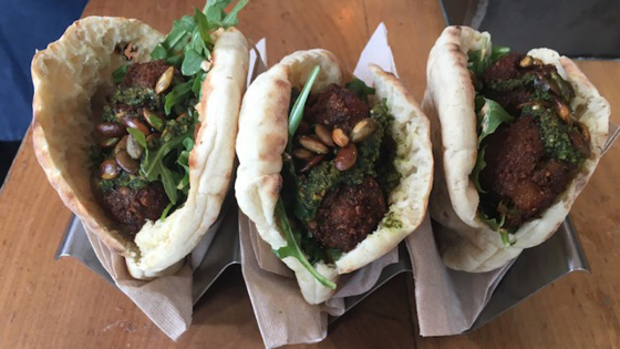  الفلافل تعني قتل الكفار! هذه هي أخر تغريدات معركة الانتخابات الأميركية! صورة رقم 4