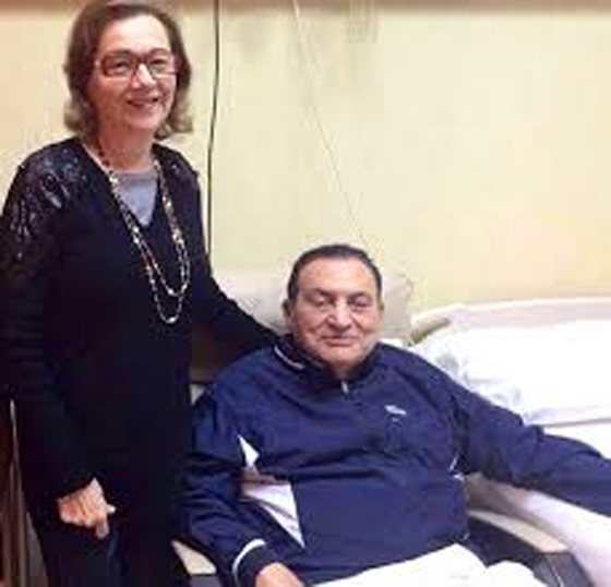 سوزان مبارك: طلبت الطلاق من مبارك ،هددت ممرضته وانتقمت من فنانة! صورة رقم 5