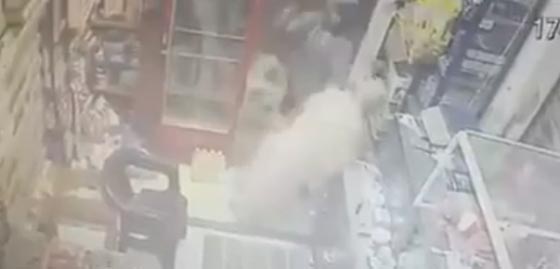 فيديو: اعتداء لص مغربي على حاحب محل مسن  بالسيف لسرقته! صورة رقم 1