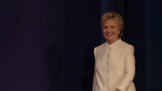 المناظرة الأخيرة بين ترامب وكلينتون تمر بدون مصافحة صورة رقم 5 المناظرة الأخيرة بين ترامب وكلينتون تمر بدون مصافحة صورة رقم 5