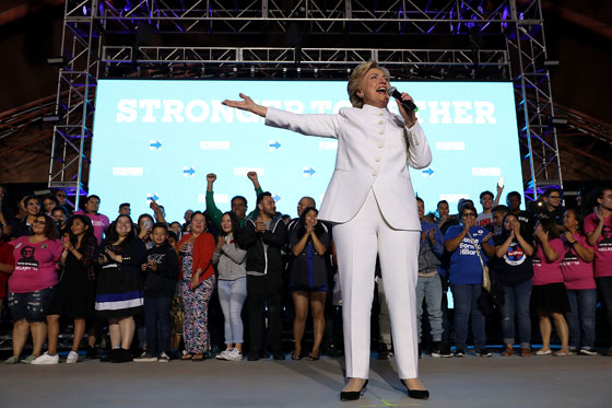 مناظرة نارية: ترامب ضد الاسلام وكلينتون مع زواج المثليين والاجهاض صورة رقم 14