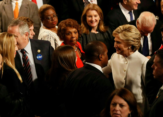 مناظرة نارية: ترامب ضد الاسلام وكلينتون مع زواج المثليين والاجهاض صورة رقم 16