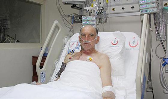 فيديو مريض استيقظ بغني بعد عملية في القلب توقف فيها قلبه 40 مرة صورة رقم 4 فيديو مريض استيقظ بغني بعد عملية في القلب توقف فيها قلبه 40 مرة صورة رقم 4