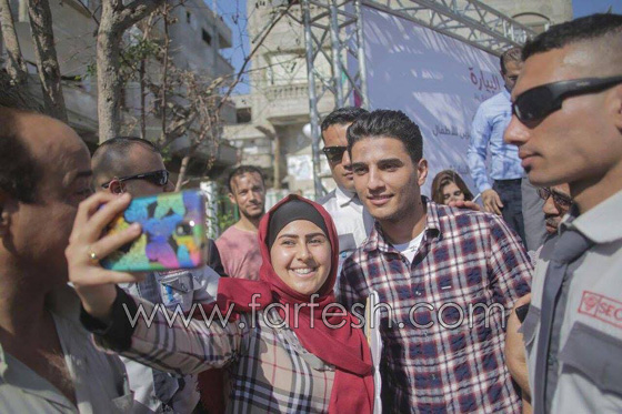 فيديو محمد عساف يصدر (سيوف العز) ويفتتح حديقة للأطفال  صورة رقم 4