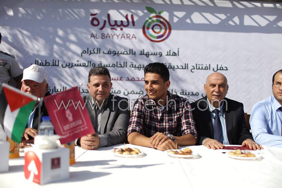 فيديو محمد عساف يصدر (سيوف العز) ويفتتح حديقة للأطفال  صورة رقم 12