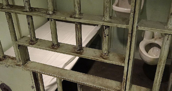 احصل على سكين لتنجو بنفسك.. تعرَّف على السجن الذي أرعب حرَّاسه صورة رقم 7 احصل على سكين لتنجو بنفسك.. تعرَّف على السجن الذي أرعب حرَّاسه صورة رقم 7