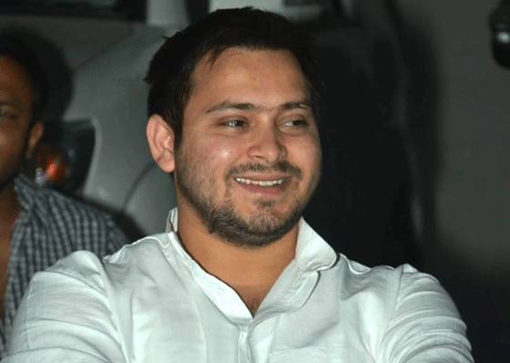 سياسي هندي شاب يتلقى 44 الف عرض زواج من فتيات على واتساب صورة رقم 7