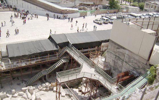 نتنياهو يدعو كل اسرائيلي للمشاركة بالحفريات تحت الاقصى واولهم هو! صورة رقم 9 نتنياهو يدعو كل اسرائيلي للمشاركة بالحفريات تحت الاقصى واولهم هو! صورة رقم 9