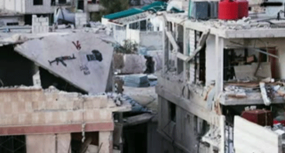 مقاتل في الجيش الحر يرسم الثورة السورية على جدران داريا.. فيديو صورة رقم 1 مقاتل في الجيش الحر يرسم الثورة السورية على جدران داريا.. فيديو صورة رقم 1