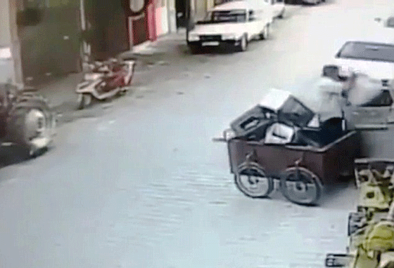 رجل تركي ينهار خلال برنامج تلفزيوني ويعترف بقتل طفلة بعد اغتصابها صورة رقم 5 رجل تركي ينهار خلال برنامج تلفزيوني ويعترف بقتل طفلة بعد اغتصابها صورة رقم 5