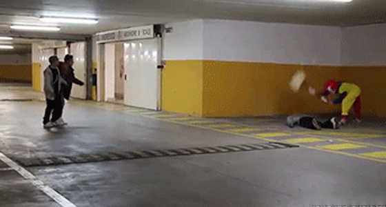 مع اقتراب الهالوين: المهرج القاتل يثير الرعب في دول العالم صورة رقم 8 مع اقتراب الهالوين: المهرج القاتل يثير الرعب في دول العالم صورة رقم 8