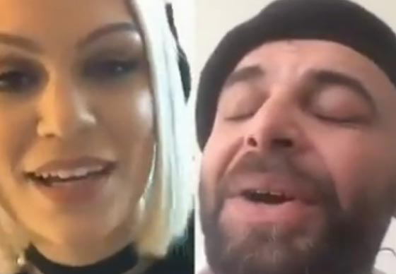  فيديو: مغنية عالمية تدعو لاجئ سوري ليشاركها حفلها في لندن صورة رقم 2