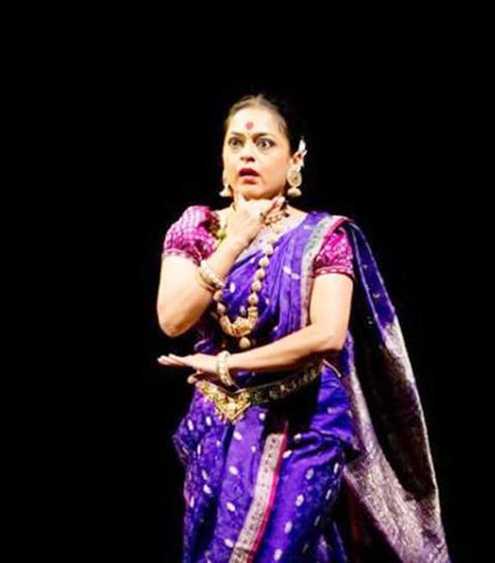 فيديو الراقصة الهندية أشويني أكبوتي في لحظاتها الأخيرة قبل وفاتها على المسرح صورة رقم 3