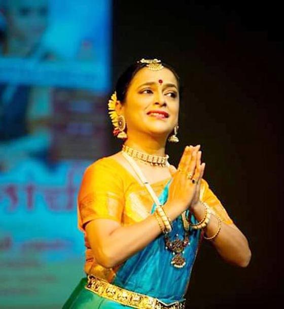 فيديو الراقصة الهندية أشويني أكبوتي في لحظاتها الأخيرة قبل وفاتها على المسرح صورة رقم 5