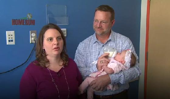 ولادة الطفلة (لين لي) للمرة الثانية بعد اصابتها بورم نادر صورة رقم 1