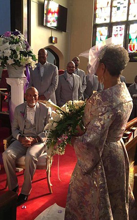 صور عروس عمرها 86 عاما تتزوج من حبيبها القديم! صورة رقم 1