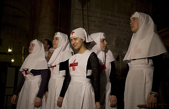 ماذا تعرف عن لوح الدفن الذي يؤمن المسيحيون أنه حمل جسد المسيح؟ صورة رقم 8